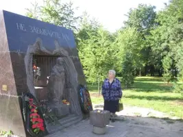 Памятник узникам концлагерей «Не забывайте нас»