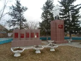Памятник «Воинам–степнинцам, павшим на фронтах Великой Отечественной войны 1941-1945»