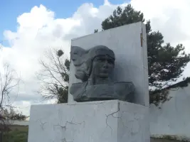 Памятник генерал-майору авиации Ивану Петровичу Вилину
