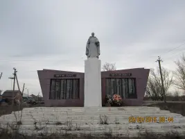 Памятник «Скорбящий солдат» в с. Елань-Колено Воронежской области