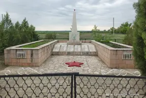 Мемериал павшим в ВОВ землякам - хутор Марьевка, Белокалитвинский район, Ростовская область