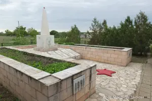 Мемериал павшим в ВОВ землякам - хутор Марьевка, Белокалитвинский район, Ростовская область, фотография 2