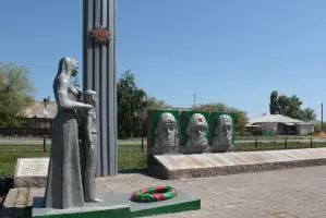 Мемориал павшим на войне - станица Селивановская, Милютинский район, Ростовская область, фотография 5
