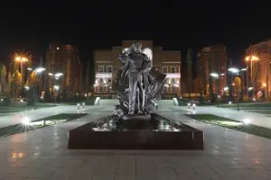 Памятник Мустаю Кариму