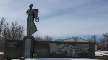 Обелиск «Родина – Мать" – село Малая Глушица Большеглушицкий район Самарская область