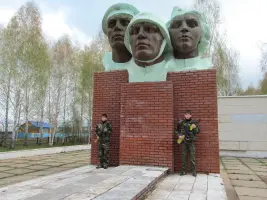 Памятник участникам ВОВ, с.Староянтузово Дюртюлинского района Республики Башкортостан