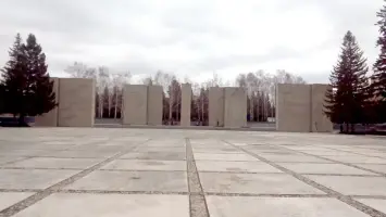Мемориал - Сквер Славы. Мемориальный ансамбль «Подвигу сибиряков в Великую Отечественную войну 1941—1945 гг». (монумент Славы), фотография 2