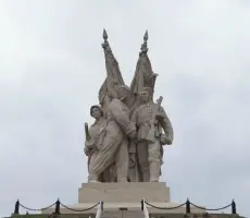 Монумент «Соединение фронтов»