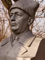 Памятник Герою Советского Союза В.А.Мишулину - город Ростов-на-Дону, фотография 3