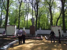 Воинское захоронение. Город Мичуринск Тамбовской области, фотография 2