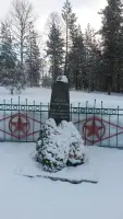 «Слава героям» – братское захоронение у государственной границы, фотография 2
