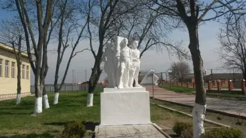 Памятник «Скорбящая мать»