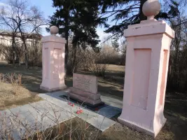 Мемориал воинам-освободителям, умершим от ран в годы Великой Отечественной войны в усольском эвакогоспитале, фотография 2