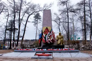 Мемориальный комплекс в поселке Юго-Камский, фотография 2