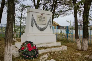 Стела памяти павших воинов - хутор Кумовка, Калачевский район, Волгоградская область, фотография 3