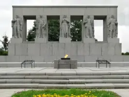 Мемориальный комплекс на Серафимовском кладбище, фотография 2