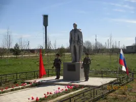 Памятник погибшим солдатам ВОВ в деревне Скородумка Грязовецкого района Вологодской обл, фотография 2