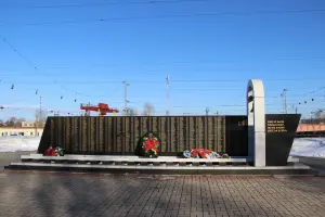 Памятник погибшим в эвакуации, фотография 3