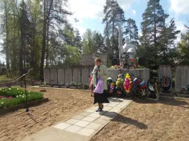 Братское захоронение в поселке Плоскошь Торопецкого рйона, Тверской области, фотография 4