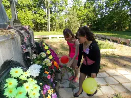 Братское захоронение в поселке Плоскошь Торопецкого рйона, Тверской области, фотография 5