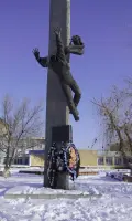 Памятник летчику Сергею Танову