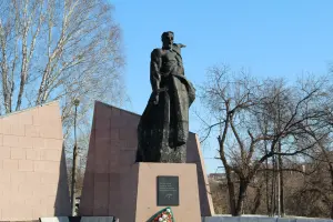 СКУЛЬПТУРНОЕ СООРУЖЕНИЕ ГЕРОЯМ ГРАЖДАНСКОЙ И ВЕЛИКОЙ ОТЕЧЕСТВЕННОЙ ВОЙН, фотография 2