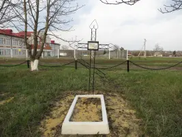 Мемориальный комплекс «Воинам односельчанам павшим в борьбе за Родину 1941−1945 гг», фотография 3