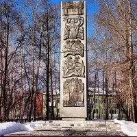 Памятник-стела войнам-полевчанам, погибшим в годы войны, фотография 2