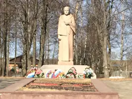Памятник «Скорбящая мать», фотография 2