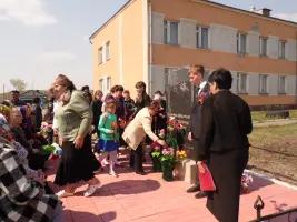 Памятник в деревне Бадажки Барабинского района Новосибирской области «Воинам-землякам от благодарных потомков», фотография 3