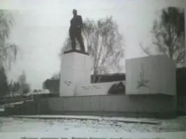 Памятник «Воину-освободителю» в поселке Висимо-Уткинск