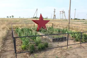 Братская могила неизвестных солдат - хутор Алдабульский, Дубовский район, Ростовская область, фотография 2