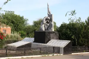 Памятник павшим воинам - станица Малая Лучка, Дубовский район, Ростовская область, фотография 3