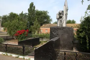 Памятник павшим воинам - станица Малая Лучка, Дубовский район, Ростовская область, фотография 4
