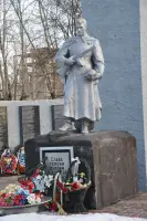 Братская могила рабочих-железнодорожников, красноармейцев, погибших в феврале 1919 г., и воинов Великой Отечественной войны - в городе Сегеже, фотография 2