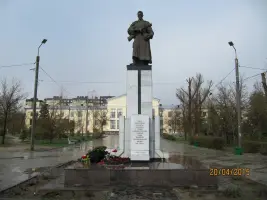 Братская могила воинов 62-й и 65-й армий в парке им. Ю. А. Гагарина