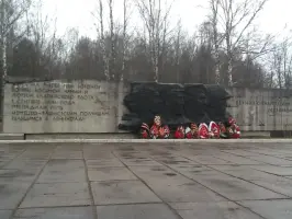 Мемориал солдатам и воинам Балтийского флота на р. Воронка, фотография 3