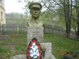 Бюст А. Новикову – земляку-пограничнику, погибшему в первый день войны на границе с Беларуссией