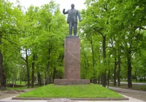 памятник Эрнсту Тельману в г. Пушкине