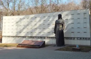 Памятник тулякам – Героям Советского Союза, погибшим во время Великой Отечественной войны 1941−1945 г. г