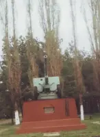 Памятник артиллеристам 153 гвардейского ордена Кутузова артполка