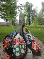Братская могила п. Тим, Курская область