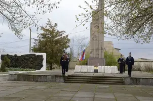 Памятный знак в честь воинов-односельчан, с.Заветное