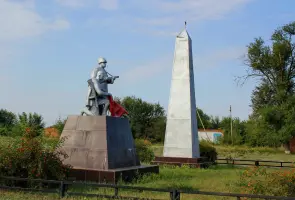 Мемориал павшим воинам ВОВ - хутор Старокузнецовский, Семикаракорский район, Ростовская область, фотография 3