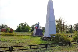 Мемориал павшим воинам ВОВ - хутор Старокузнецовский, Семикаракорский район, Ростовская область, фотография 5