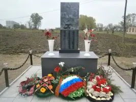 Памятник землякам, погибшим в годы войны и вернувшимся с фронта, умершим от ран уже в мирное время, фотография 3