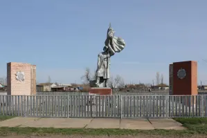Мемориал павшим воинам — хутор Поперечный, Котельниковский район, Волгоградская область