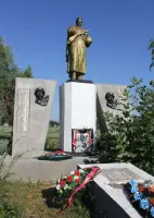 Братская могила воинов ВОВ - станица Кутейниковская, Зимовниковский район, Ростовская область, фотография 3
