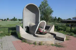 Памятник павшим воинам - станица Кутейниковская, Зимовниковский район, Ростовская область, фотография 2