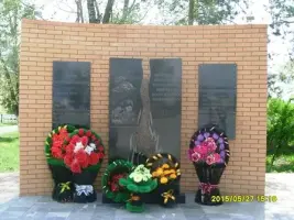 Мемориальный комплекс, посвященный погибшим землякам в годы ВОВ, п. Акбулак, Оренбургской области, фотография 2